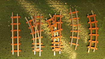 Tracks arrived from MiniTrains yesterday! Here is pics and films on how it looks. The mock-up building in the middle is still not finished, but does not need to be. Main purpose was to get a sense for size and how it all might look together.