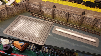 Mold got it´s second layer filled in. Beside it is also the mold for the ridge tiles. I reached desired design with the chassis / bogies now! This last version feels final. During the time I also made a few new atlas wagons, meant to use the same chassis