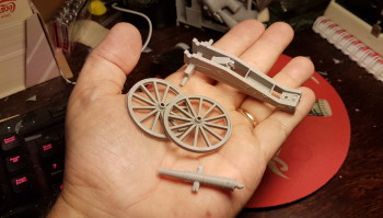 Reached not only cute level with this 54mm (1:29 scale) version today, but also practical size limit. Any smaller and prints don´t get well and details to small to see and paint. Good that I did this, the 120mm (1:15) version is to big and this is to ...