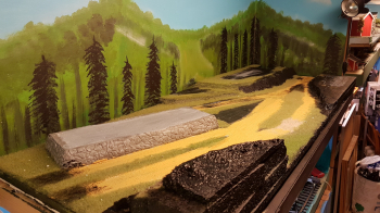 Time for a real diorama for the cannons and wagons! While the printer been busy printing one more bridge and sleepers, lots and lots of sleepers.. I started with the 1700s diorama this weekend. As usual I ran out of green grass, so could only lay first..