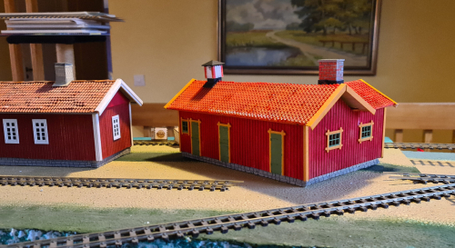 121628  -- complete done seen from the front, track side